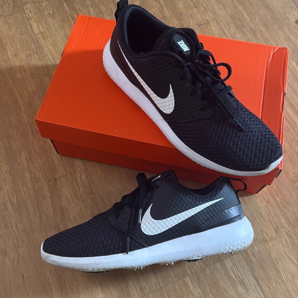 Nike Roshe Golf Size US 9 / 42.5 EUR / Black & White